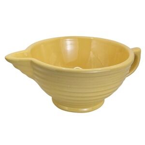 Bauer Pottery 2000 Yellow Ringware 46 Oz Batter Mixing Bowl Spout USA Ceramic